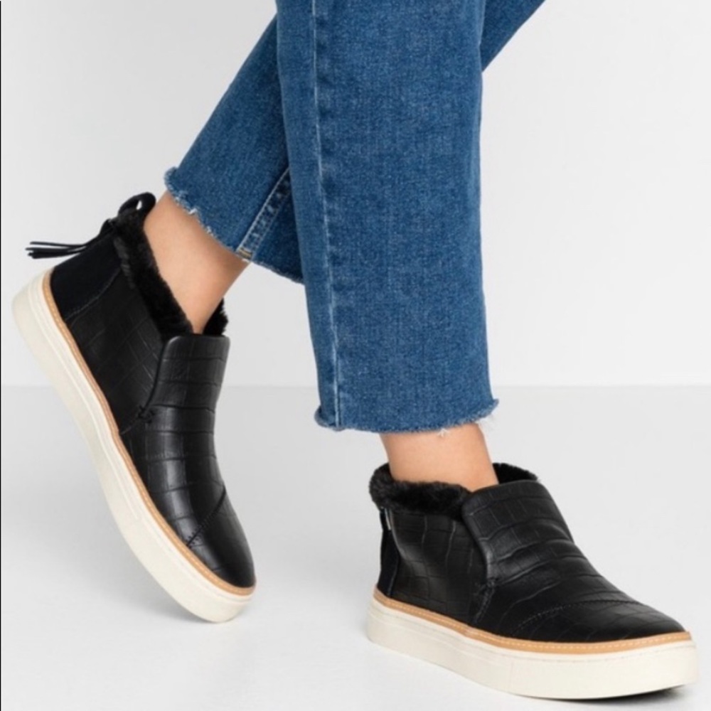 Toms Women’s Paxton • Croc Embossed Leather and Faux Fur Slip On • Size 11